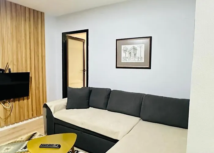 With Self Check-in * تيرانا