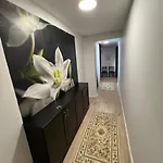 With Self Check-in Appartement Tirana