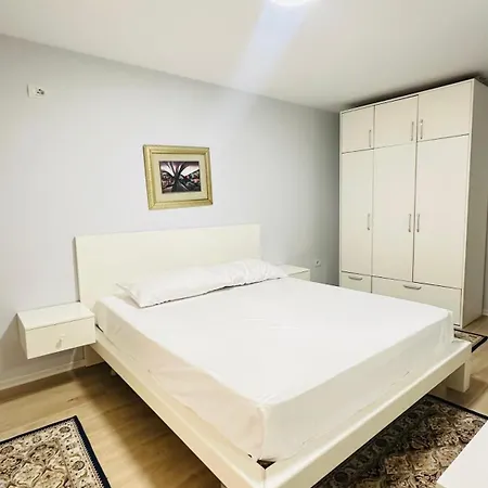 Apartamento Tirana Central Modern Apartment *